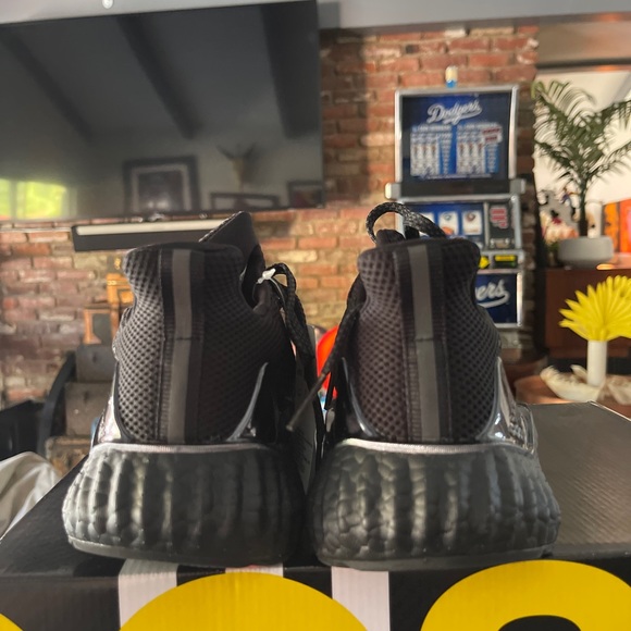 Adidas AlphaBoost M Size 8.5 New